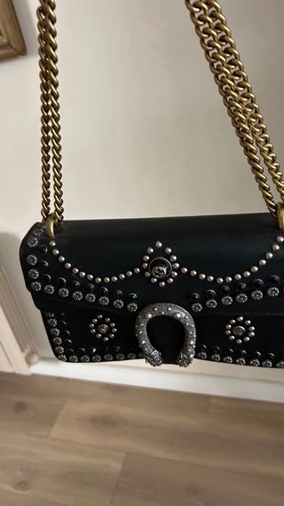Bolso Gucci Negro con Tachuelas y Cadena
