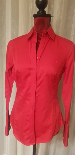 Pack 2 Camisas: Roja y Azul Oscuro