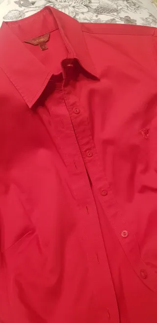 Pack 2 Camisas: Roja y Azul Oscuro