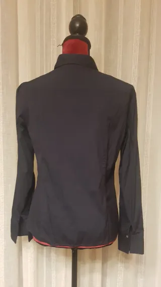 Pack 2 Camisas: Roja y Azul Oscuro