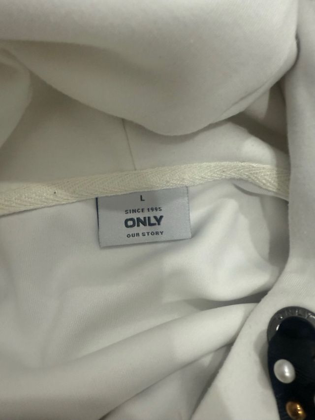 Sudadera ONLY Blanca con Cordones Decorados