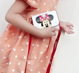 Cartera monedero de piel de Minnie de Disney.