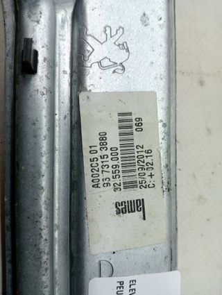 ELEVALUNAS TRASERO DERECHO PEUGEOT 208 (5)