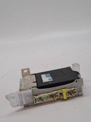 CAJA RELES / FUSIBLES TOYOTA YARIS (11)