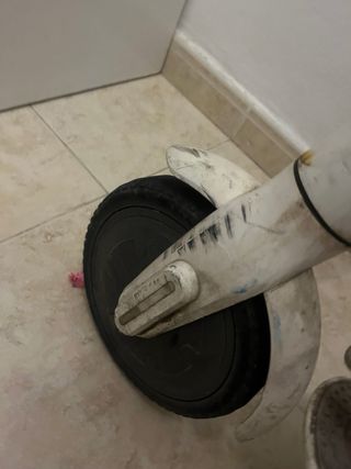 Patinete eléctrico blanco 