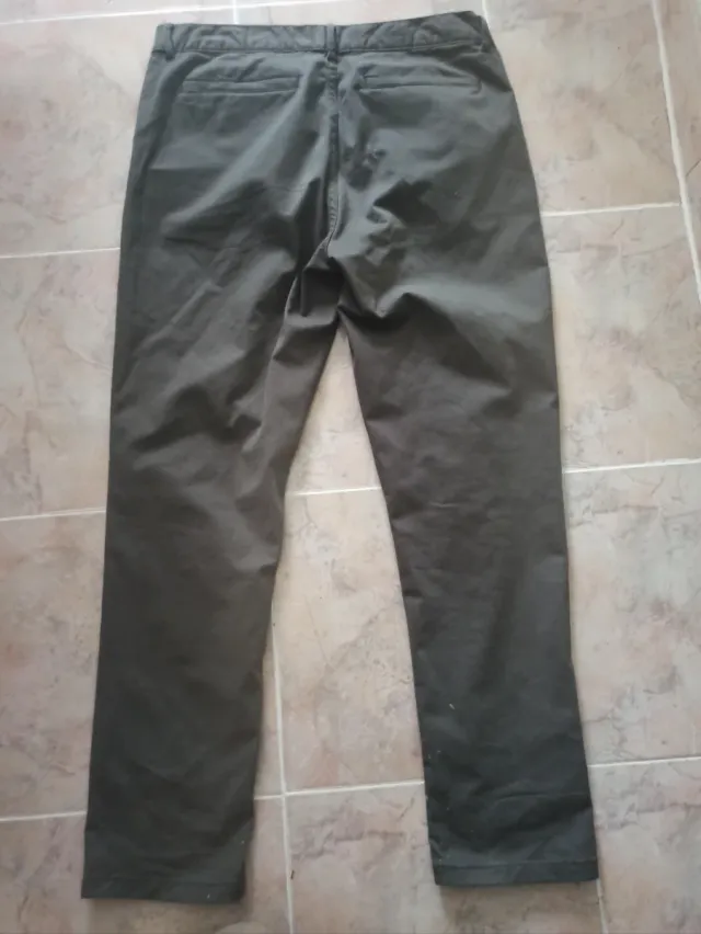 Pantalones chinos hombre verde oliva