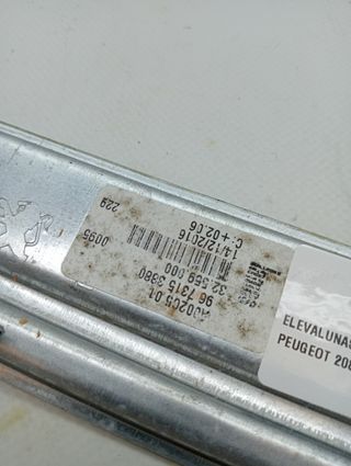 ELEVALUNAS TRASERO DERECHO PEUGEOT 208 (4)