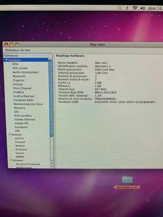 Mac mini con tastiera Apple a1176