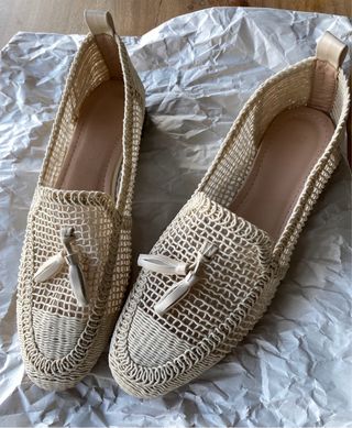 Zapatos planos de vestir, color beige
