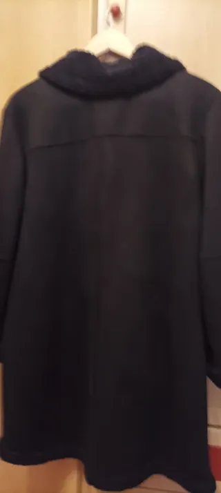 Abrigo ante negro Zara