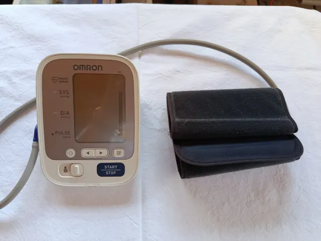 Tensiómetro OMRON M3 + brazalete