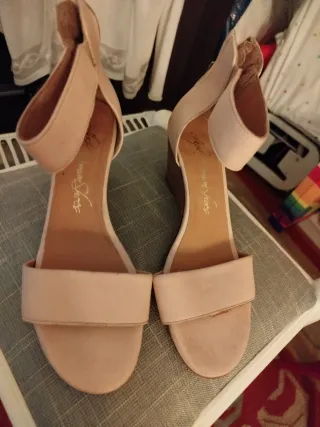 Vestido original de Guess corto encaje rosa.Regalo