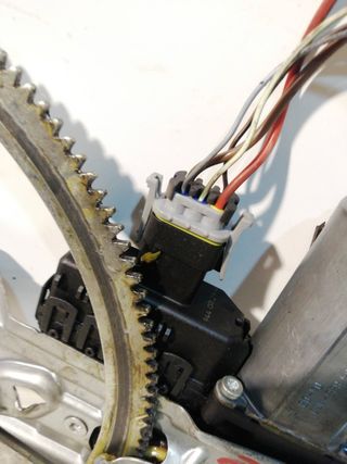 MOTOR ELEVALUNAS DELANTERO IZQUIERDO OPEL ASTRA H CARAVAN