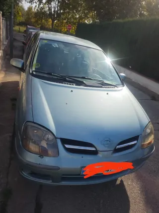 Nissan Almera 2001
