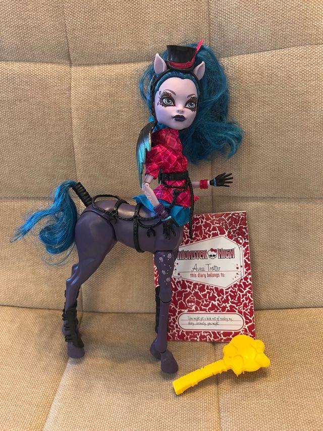 Bambola Monster High Avea Trotter