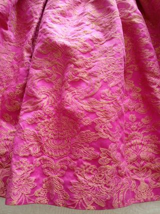 Traje de fallera  la falda mide 85 i corpiño 43