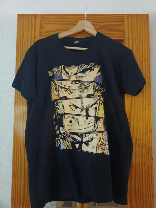 Camiseta Anime Varios Personajes Negra