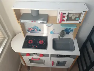 Piccola cucina in legno per bambini in buone condizioni, Lidl