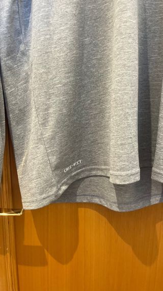Sudadera Nike Dri-FIT Gris