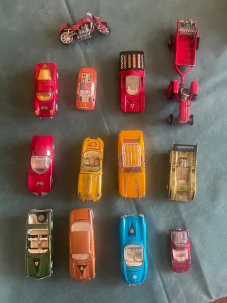 Collezione di auto di marca vintage