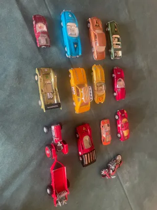 Collezione di auto di marca vintage