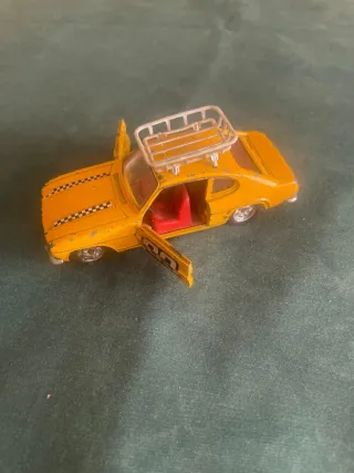 Collezione di auto di marca vintage