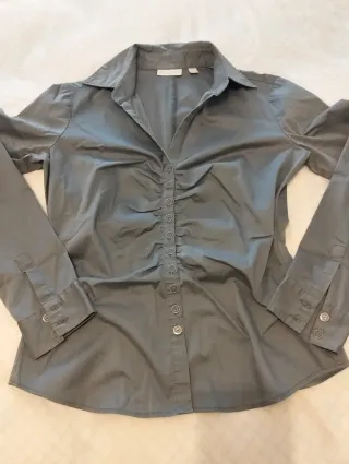 Camisa de vestir gris para mujer