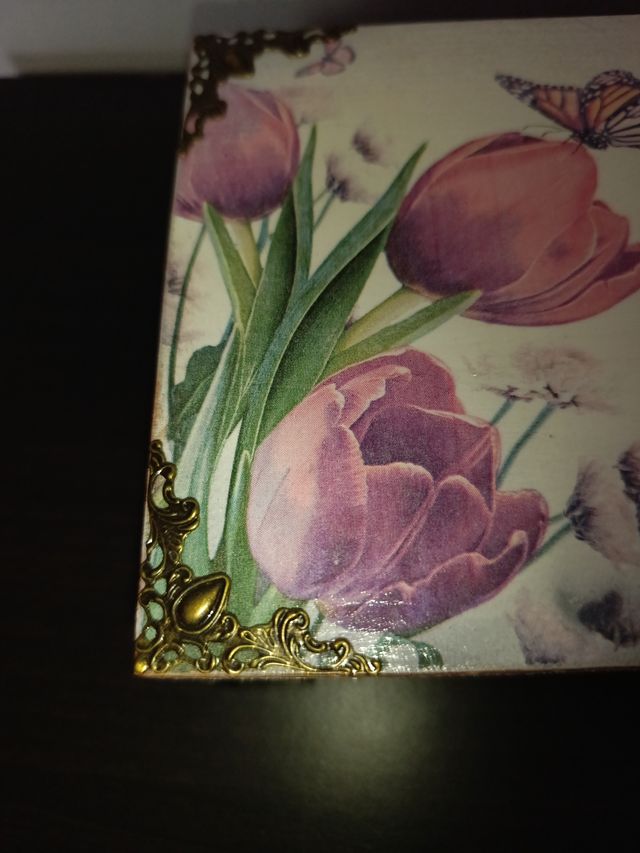 Caja cofre madera decoupage flores mariposas