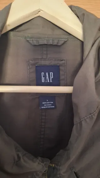 Parka GAP verde oliva con capucha