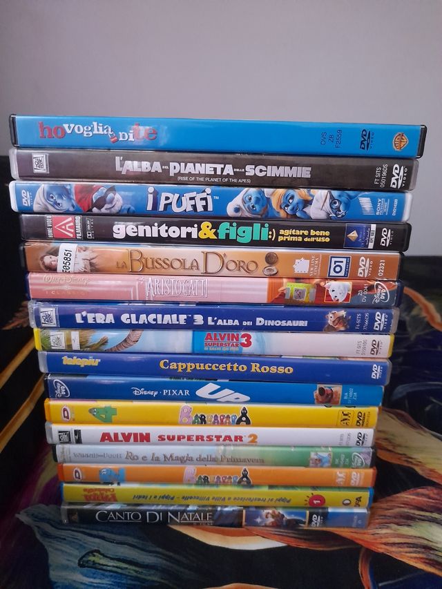 16 DVD tutti insieme a 10 euro