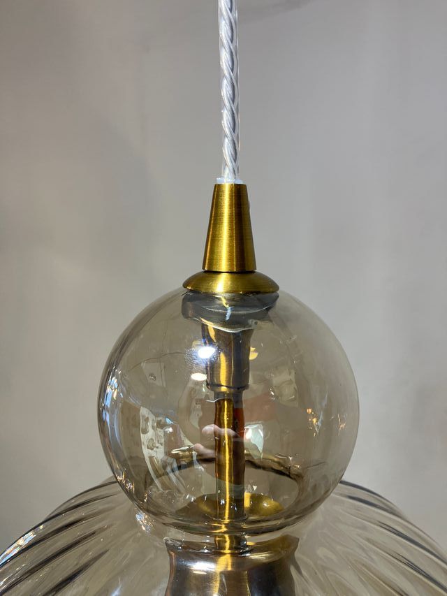 Lampadario sfera vetro plissettato ambra