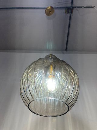Lampadario sfera vetro plissettato ambra