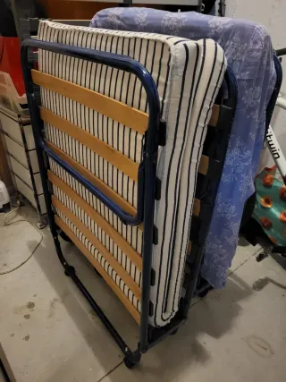 Plegatín metálico y madera