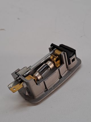 LUZ INTERIOR KIA VENGA (8)