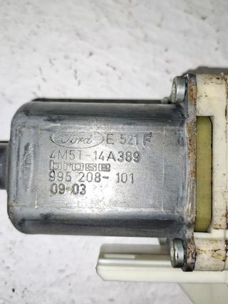 MOTOR ELEVALUNAS DELANTERO IZQUIERDO FORD FOCUS BERLINA (CAP (4)