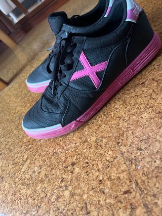 Zapatillas Fútbol Sala talla 39 perfecto estado