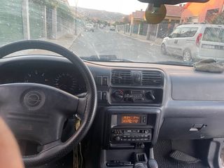 Opel Frontera 1999 . 