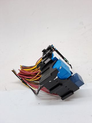 CAJA RELES / FUSIBLES DACIA SANDERO (3)