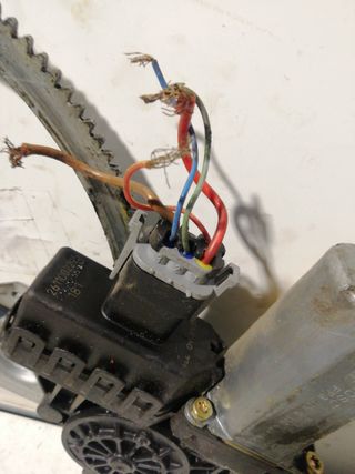 ELEVALUNAS DELANTERO DERECHO OPEL ZAFIRA A