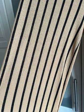 Pantalón de punto Zara rayas beige y negro
