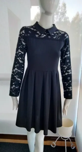 Vestido negro encaje y crepé manga larga