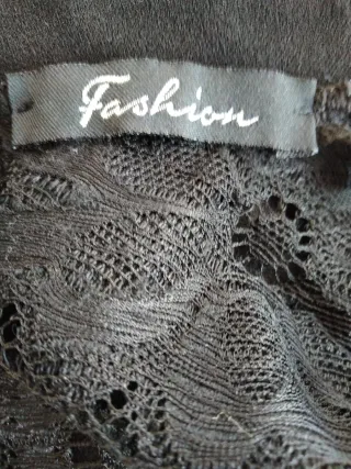 Vestido negro encaje y crepé manga larga