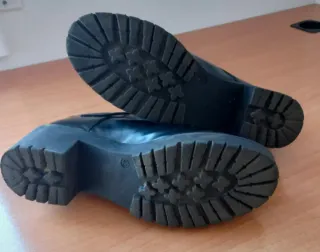 Zapatos negros Fórmula Joven.