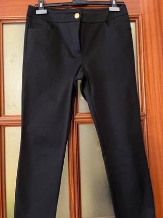 Pantalón vestir negro Massimo Dutti
usado 1 dia