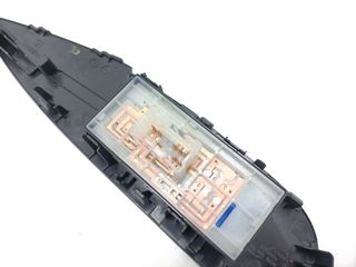 MANDO ELEVALUNAS DELANTERO DERECHO NISSAN QASHQAI (J11)