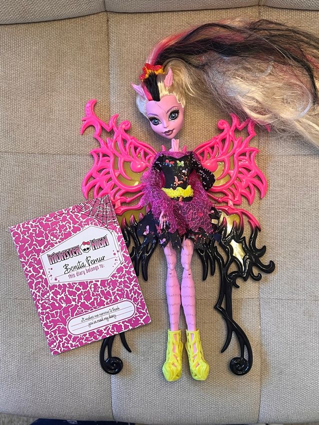 Bambola Monster High Bonita Femur Broken