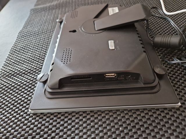 Cornice Digitale Braun 7 con Telecomando