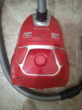 ASPIRADORA ROJA MARCA ROWENTA COMPACT POWER 