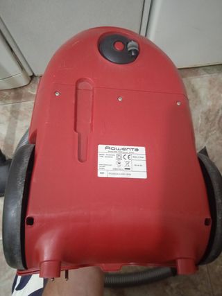 ASPIRADORA ROJA MARCA ROWENTA COMPACT POWER 