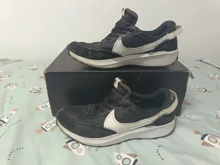 Zapatillas Nike Talla 44.5 Negras y Blancas